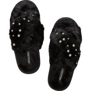 Victoria's Secret Crisscross pearl Faux Fur slipper size small